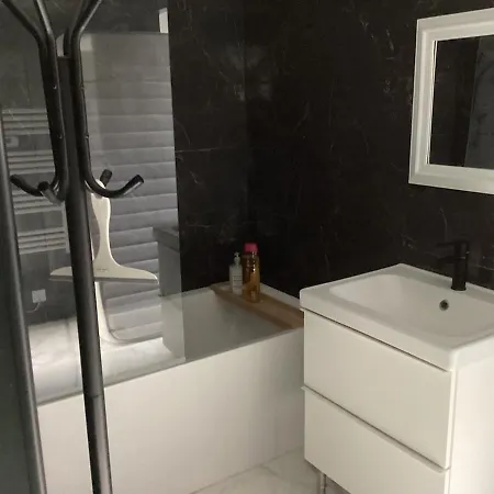 House In A Private Estate Apartment Sommieres